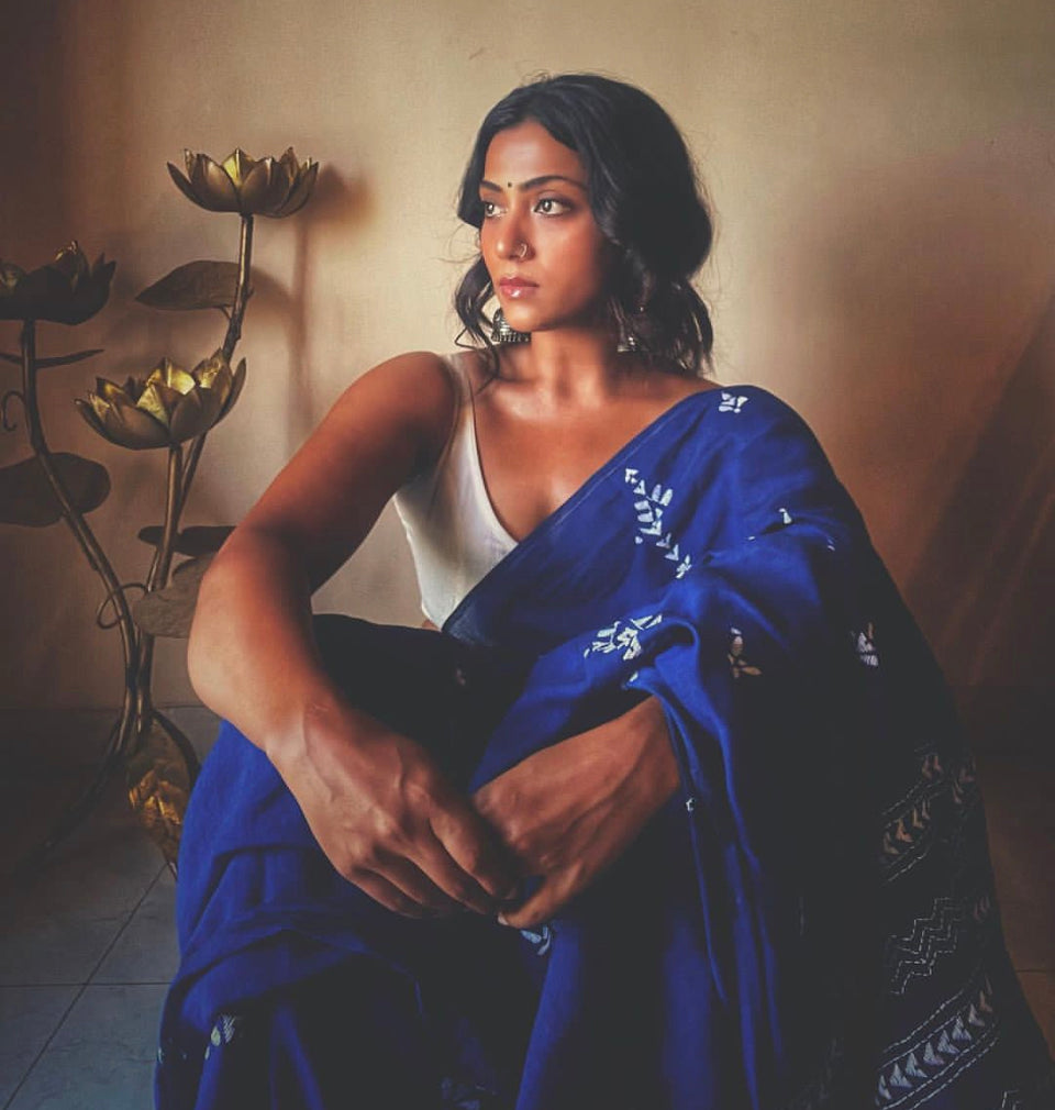 Anupama Parameswaran Endearing Pics In Blue Saree