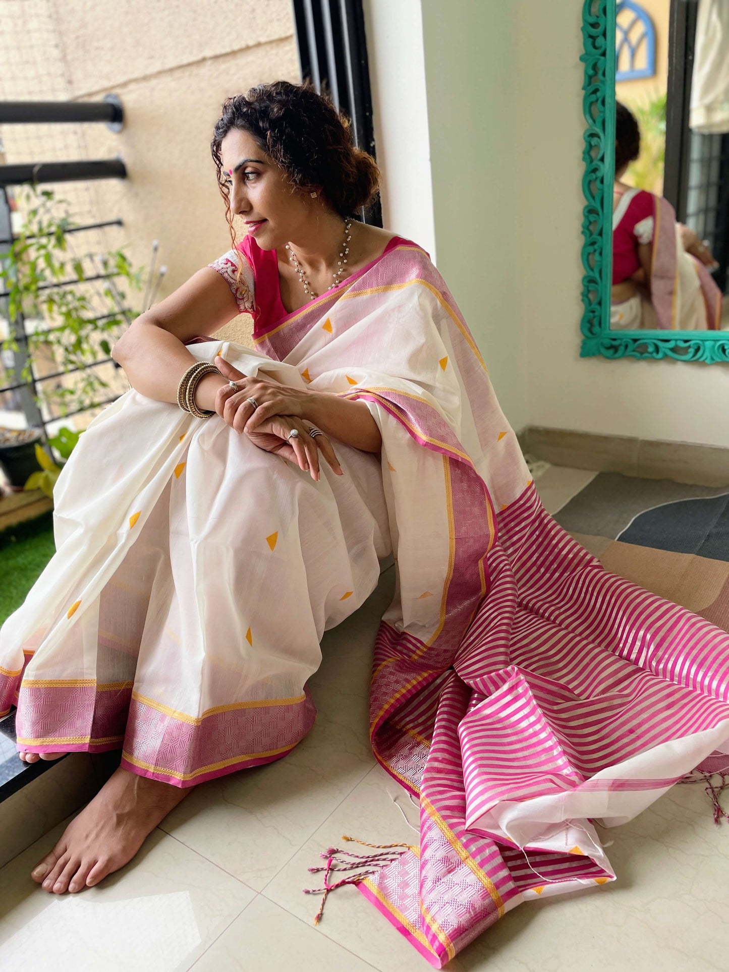 White Pink Maheshwari Saree ~ Rang collection