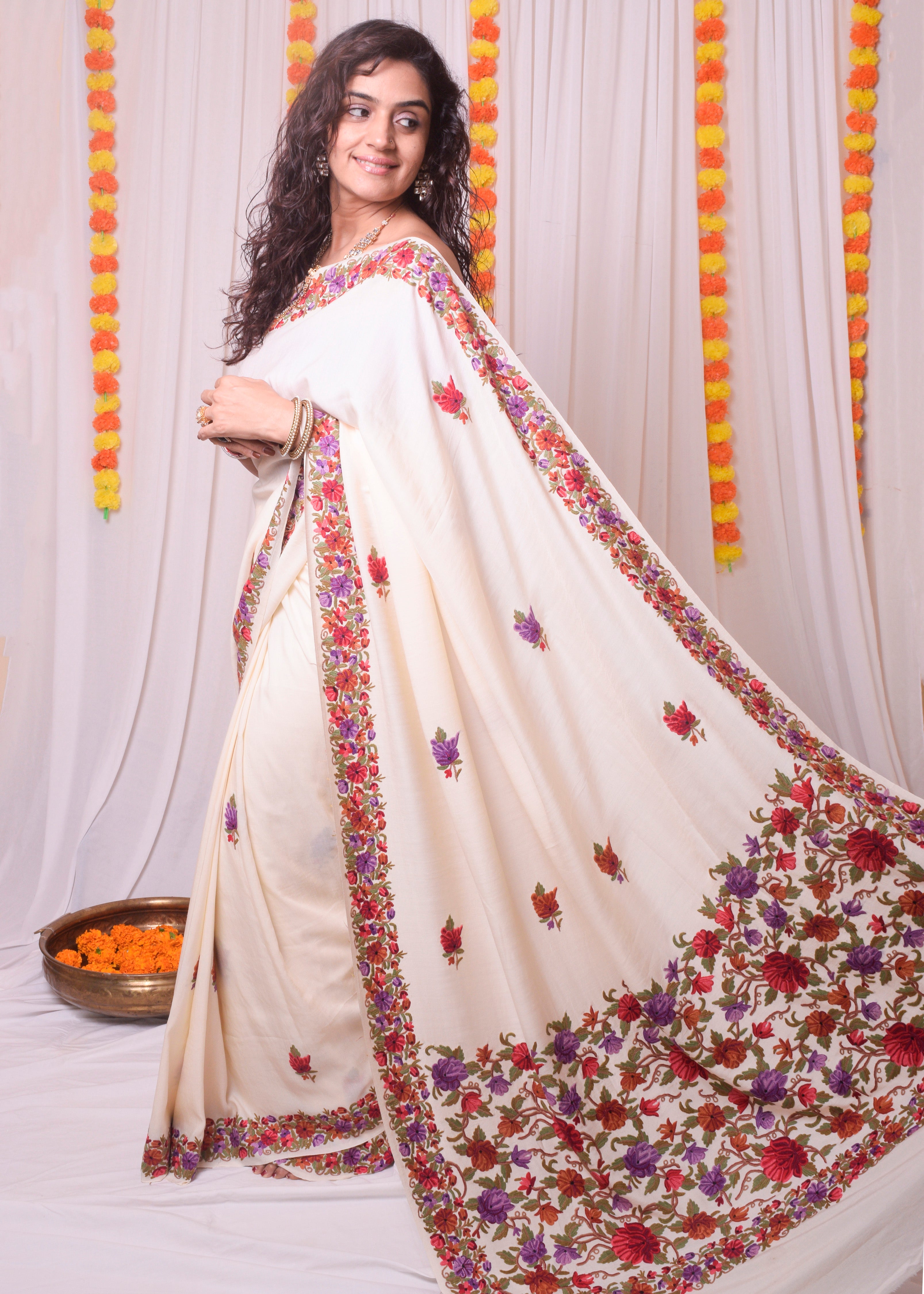 Kashmiri popular Aari Embroidery Georgette Saree in Cream with Heavy Pallu| Shobitam Saree