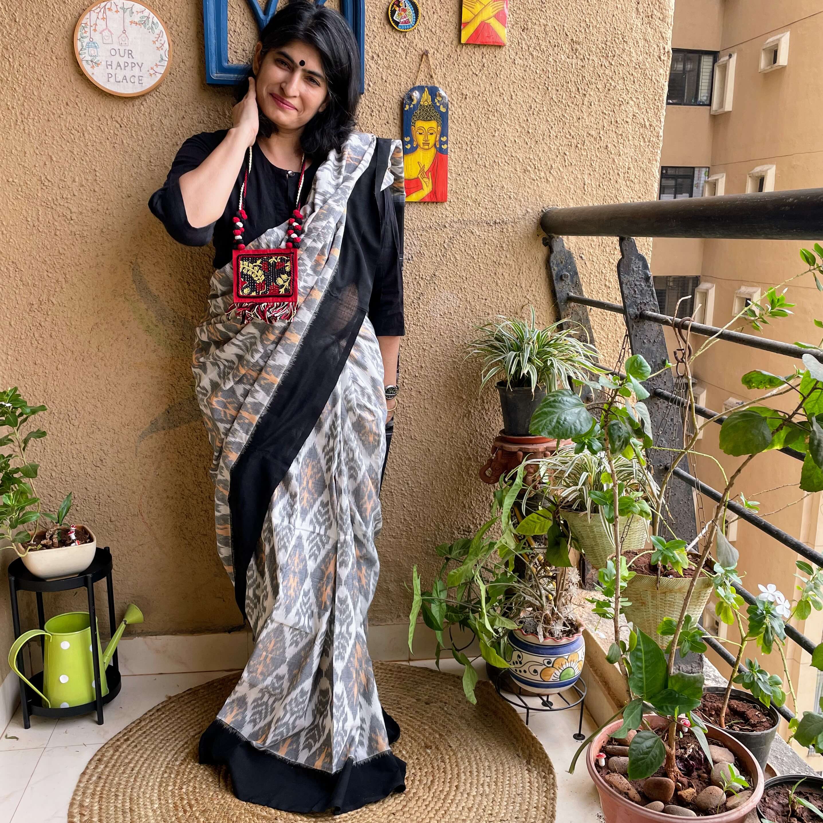 Buy Black & White Double Shaded Georgette Saree Online in India | Sarees  for girls, Indian saree blouses designs, Saree blouse designs